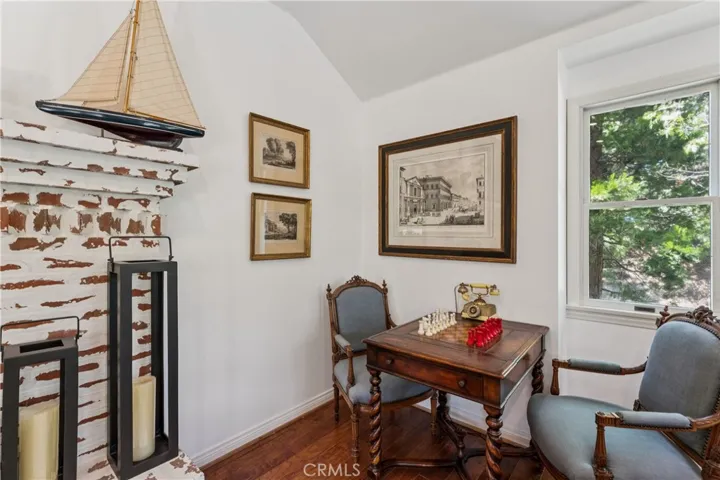 304 Lake Knoll Drive, Lake Arrowhead, California 92352