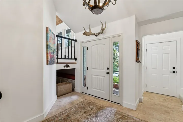 304 Lake Knoll Drive, Lake Arrowhead, California 92352