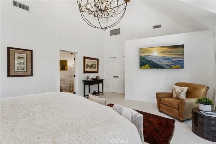 304 Lake Knoll Drive, Lake Arrowhead, California 92352