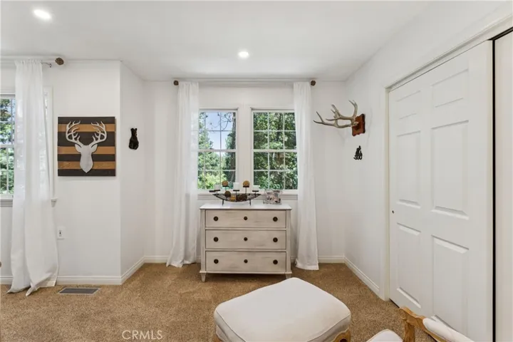 304 Lake Knoll Drive, Lake Arrowhead, California 92352