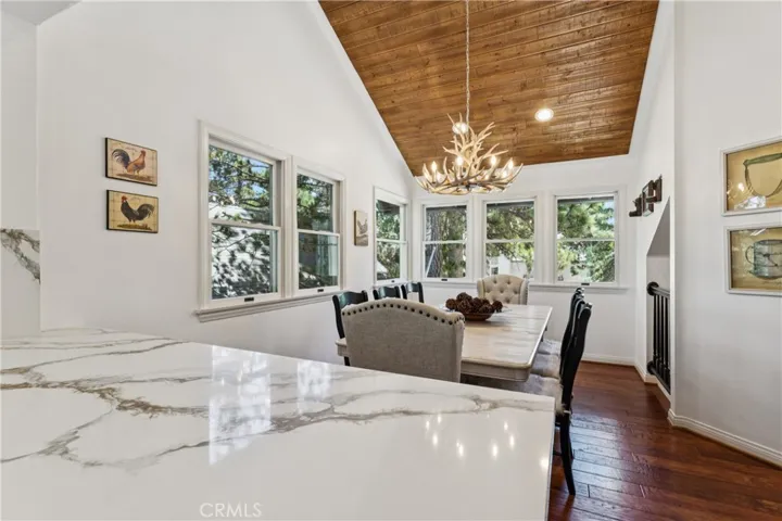 304 Lake Knoll Drive, Lake Arrowhead, California 92352