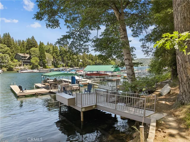 304 Lake Knoll Drive, Lake Arrowhead, California 92352