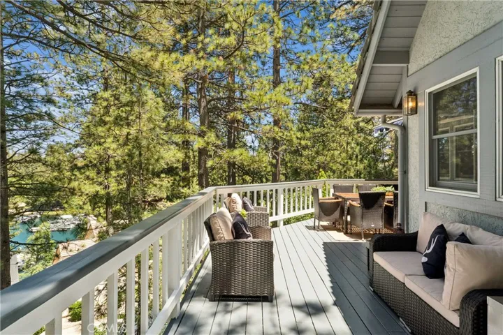 304 Lake Knoll Drive, Lake Arrowhead, California 92352