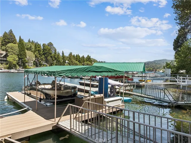 304 Lake Knoll Drive, Lake Arrowhead, California 92352