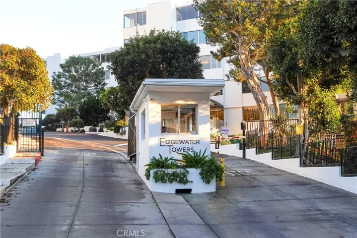 17350 W Sunset 202, Pacific Palisades, California 90272