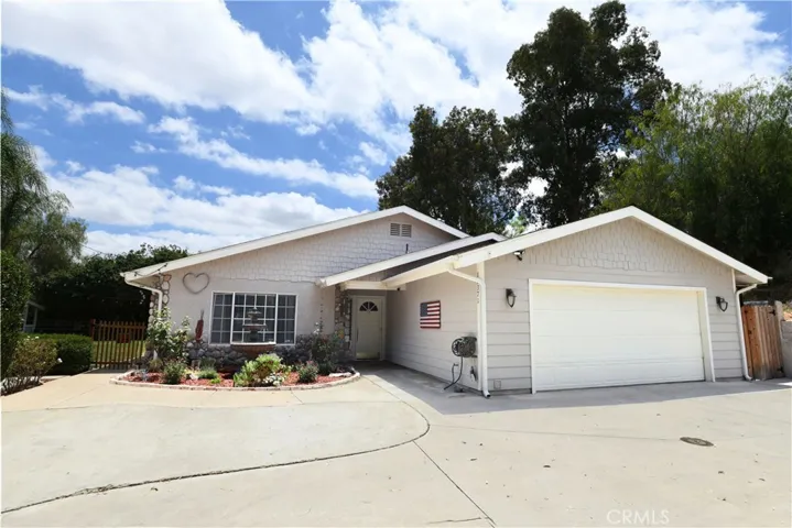 17371 Mockingbird Canyon, Riverside, California 92504