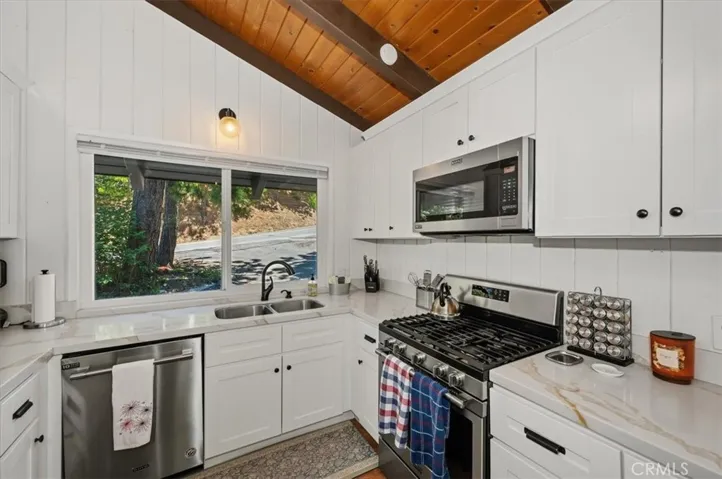 27809 North Bay, Lake Arrowhead, California 92352