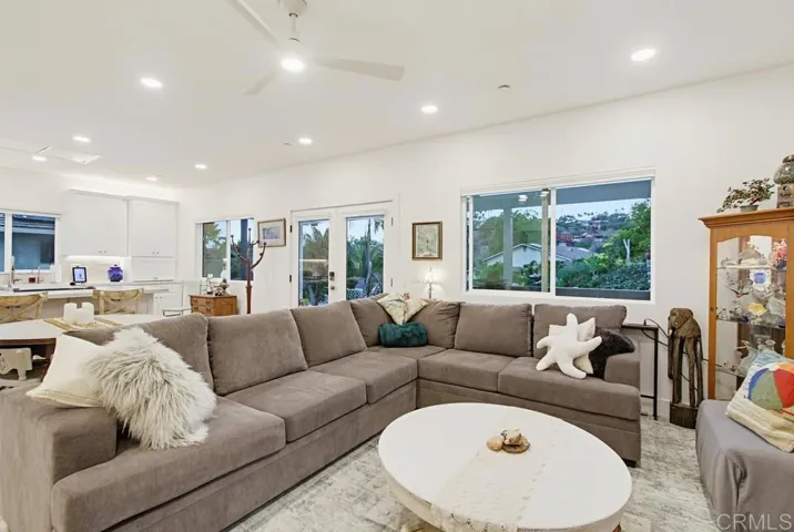 1664 Alta Vista Drive 1 And 2, Vista, California 92084