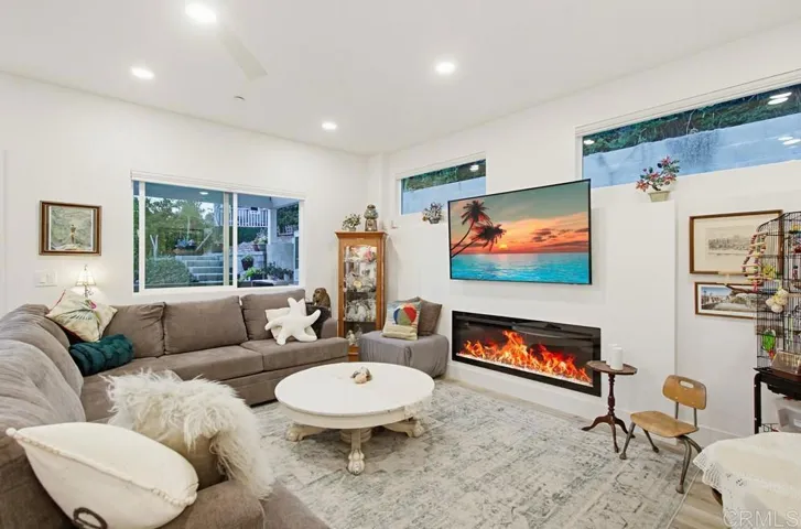 1664 Alta Vista Drive 1 And 2, Vista, California 92084
