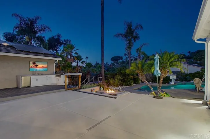 1664 Alta Vista Drive 1 And 2, Vista, California 92084
