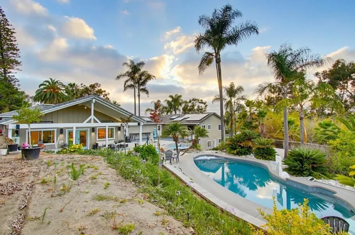 1664 Alta Vista Drive 1 And 2, Vista, California 92084