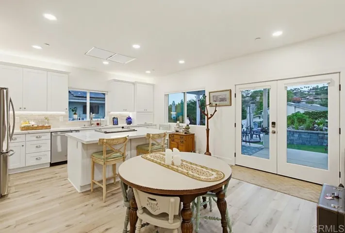 1664 Alta Vista Drive 1 And 2, Vista, California 92084