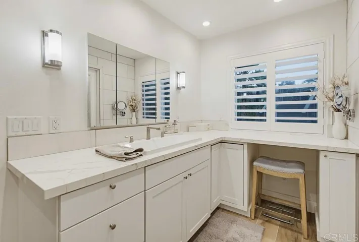 1664 Alta Vista Drive 1 And 2, Vista, California 92084
