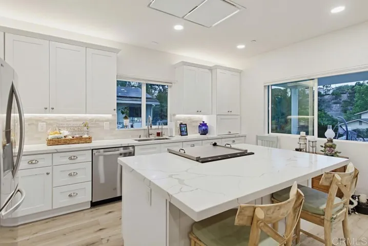 1664 Alta Vista Drive 1 And 2, Vista, California 92084