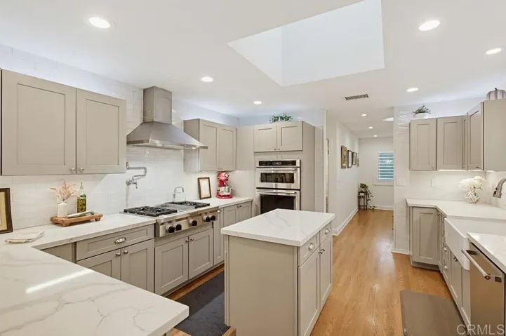 1664 Alta Vista Drive 1 And 2, Vista, California 92084