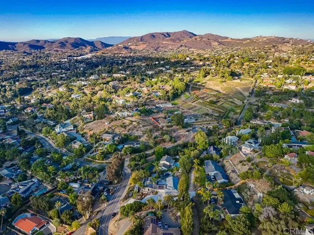 1664 Alta Vista Drive 1 And 2, Vista, California 92084