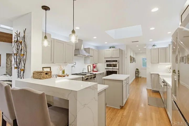 1664 Alta Vista Drive 1 And 2, Vista, California 92084