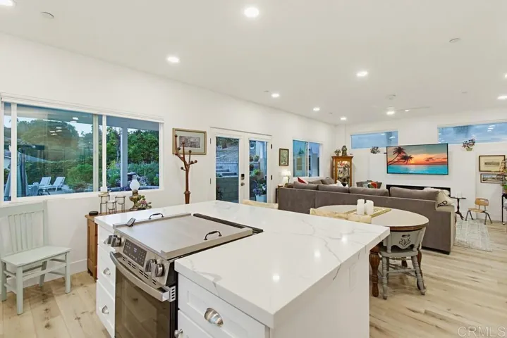 1664 Alta Vista Drive 1 And 2, Vista, California 92084