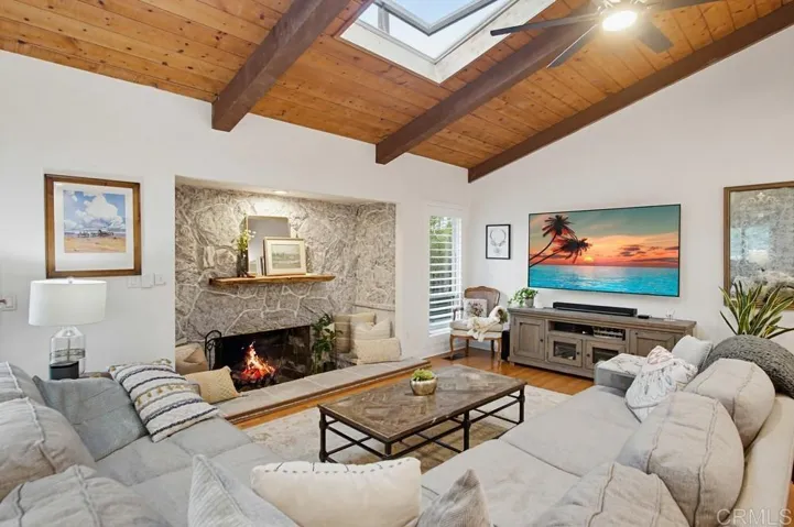 1664 Alta Vista Drive 1 And 2, Vista, California 92084
