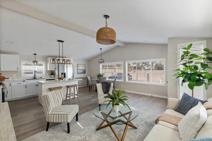 201 Road Runner Lane, Fountain Valley, California 92708
