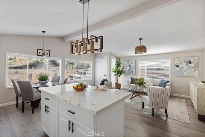 201 Road Runner Lane, Fountain Valley, California 92708