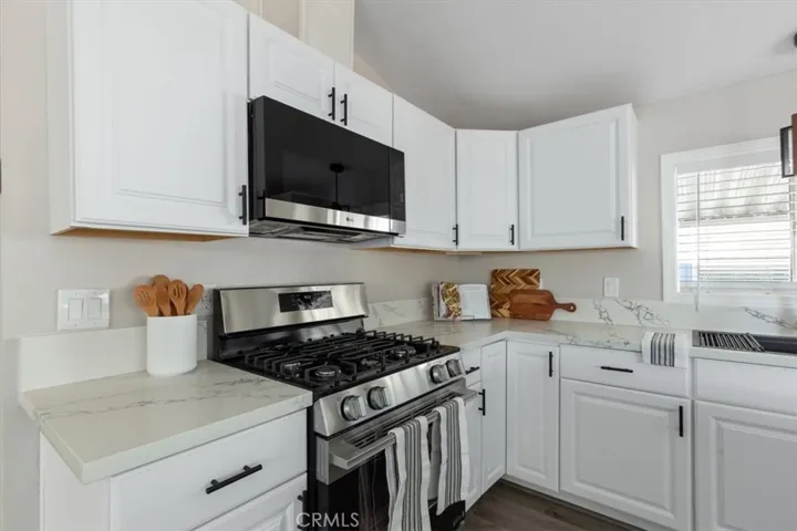 201 Road Runner Lane, Fountain Valley, California 92708