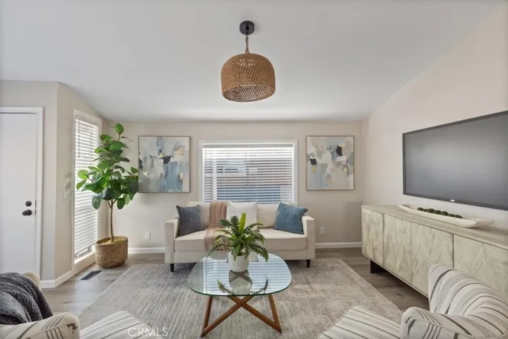 201 Road Runner Lane, Fountain Valley, California 92708