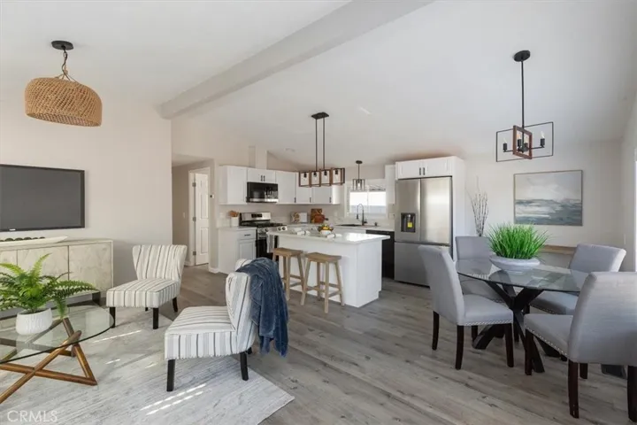 201 Road Runner Lane, Fountain Valley, California 92708