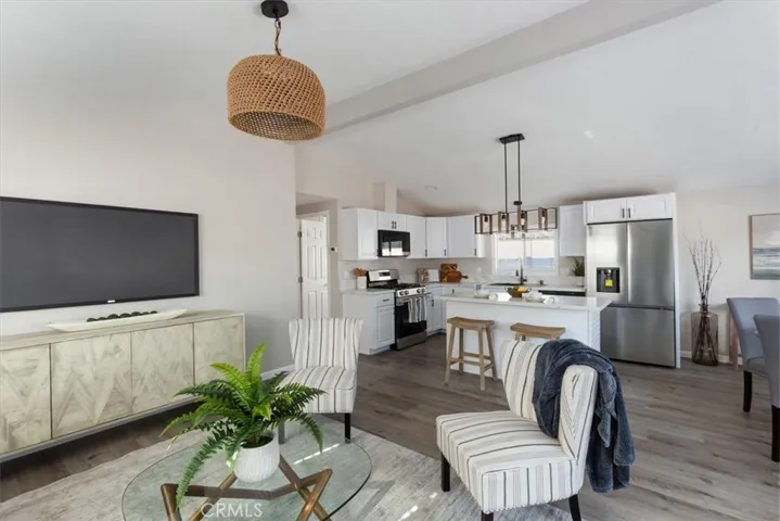 201 Road Runner Lane, Fountain Valley, California 92708