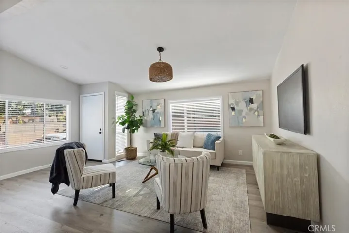 201 Road Runner Lane, Fountain Valley, California 92708