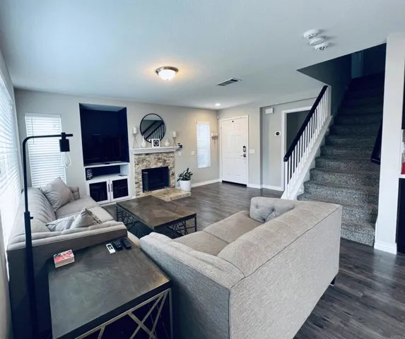 532 Dakota Way, Oceanside, California 92056