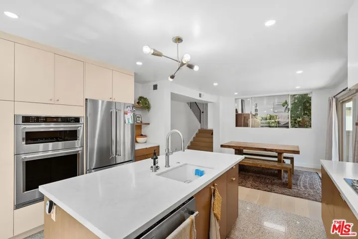 11260 Overland Avenue 12d, Culver City, California 90230