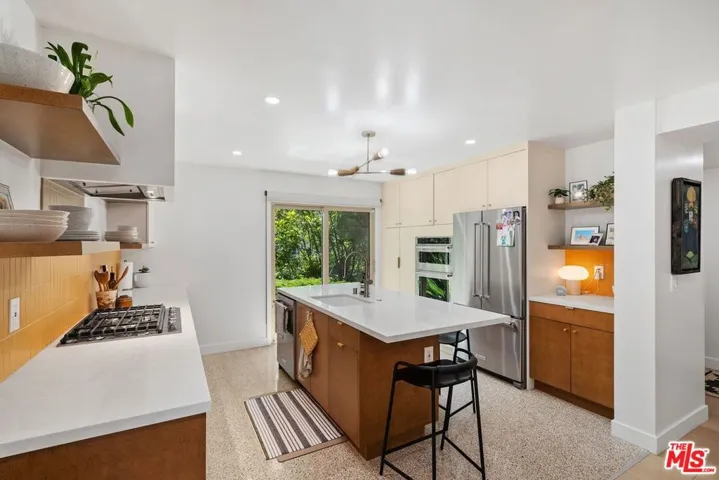 11260 Overland Avenue 12d, Culver City, California 90230