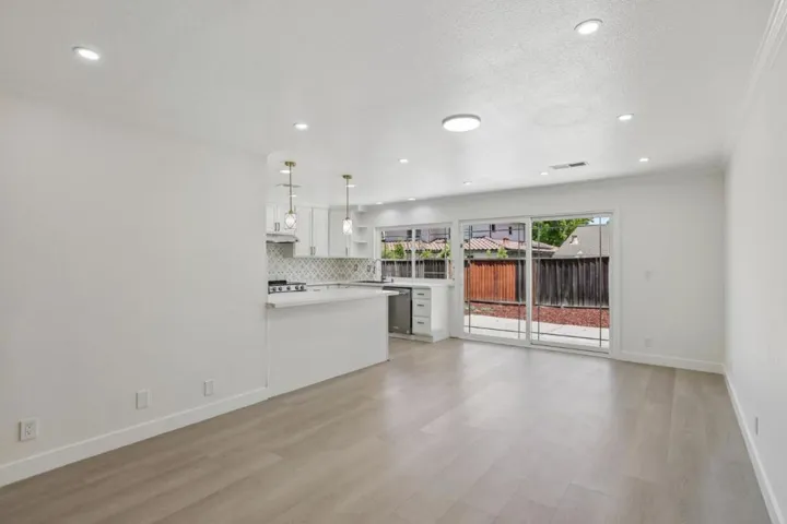 1564 S Wolfe Road, Sunnyvale, California 94087