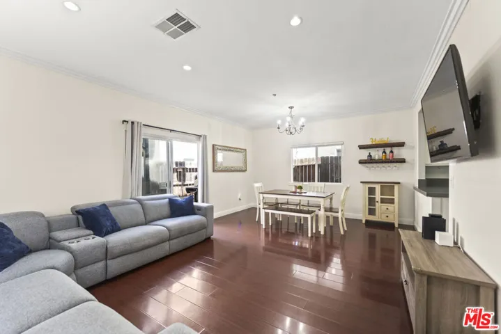 8554 Burnet Avenue 125, North Hills, California 91343