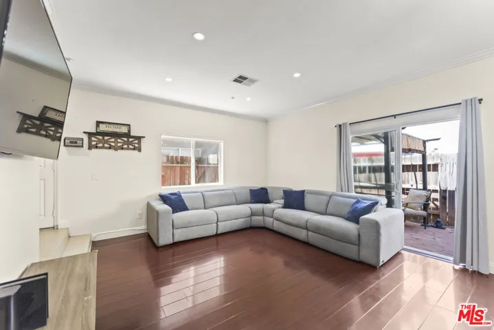 8554 Burnet Avenue 125, North Hills, California 91343