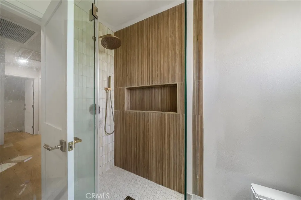 Bathroom 2 shower​​‌​​​​‌​​‌‌​​‌​​​‌‌​​​‌​​‌‌​​‌‌​​‌‌​​​​ view