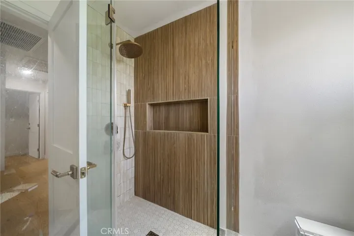 Bathroom 2 shower​​‌​​​​‌​​‌‌​​‌​​​‌‌​​​‌​​‌‌​​‌‌​​‌‌​​​​ view