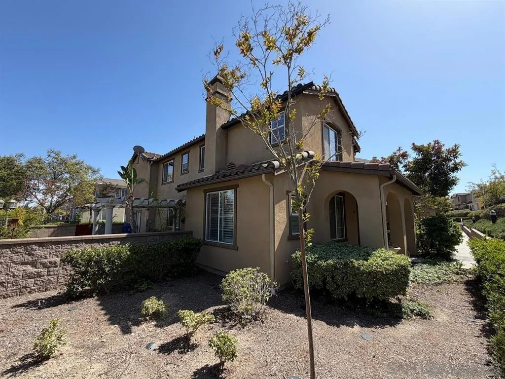 2297 Treetop Ln