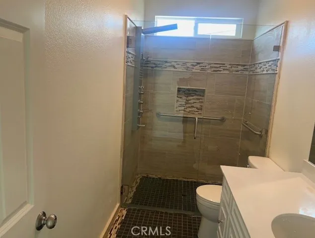2ND BATHROOM
