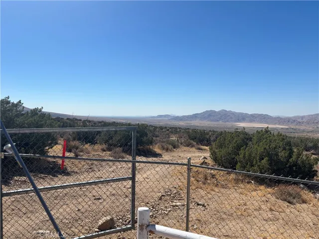 31927 Garnet Road, Lucerne Valley, California 92356