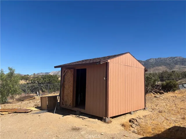 31927 Garnet Road, Lucerne Valley, California 92356
