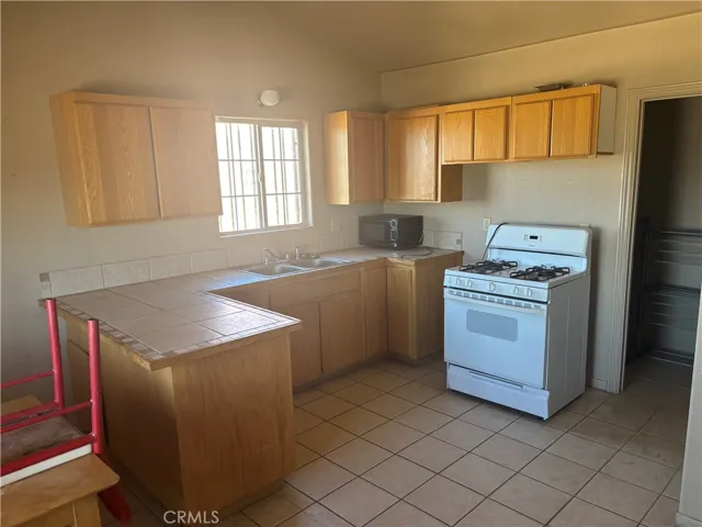 31927 Garnet Road, Lucerne Valley, California 92356