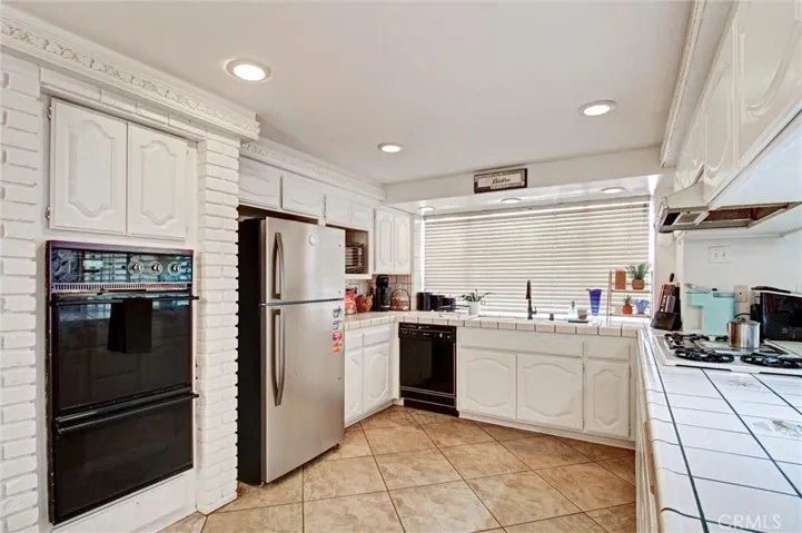 16410 Wintun, Apple Valley, California 92307