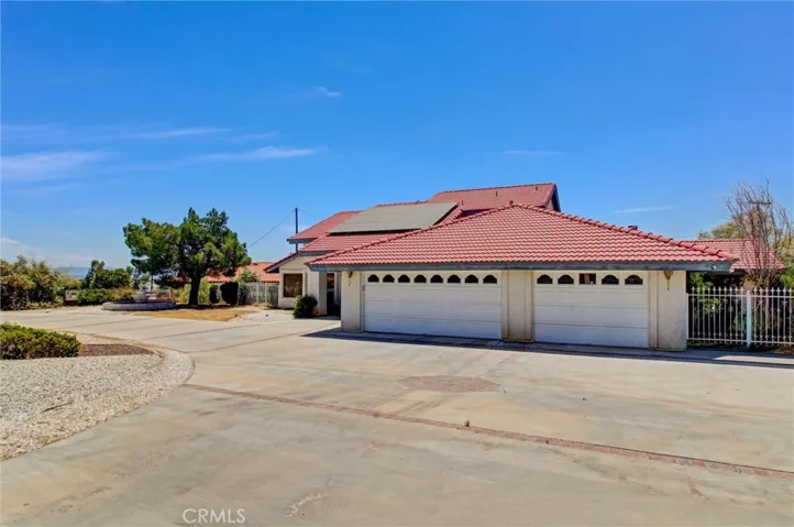 16410 Wintun, Apple Valley, California 92307