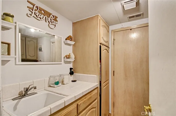 16410 Wintun, Apple Valley, California 92307
