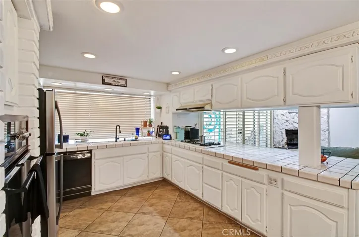 16410 Wintun, Apple Valley, California 92307