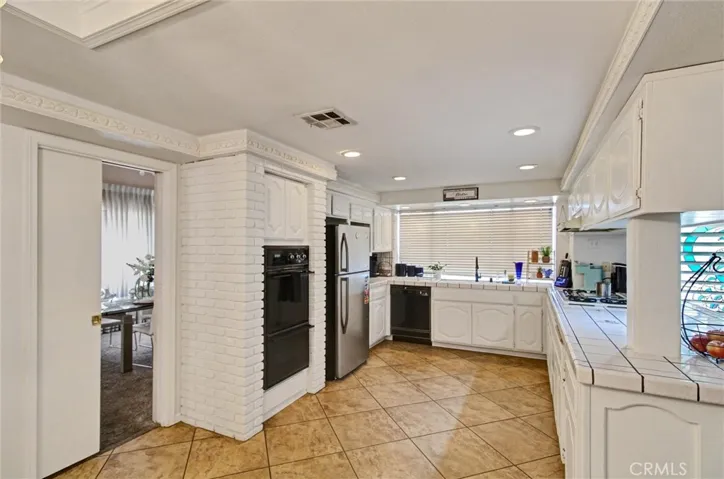 16410 Wintun, Apple Valley, California 92307