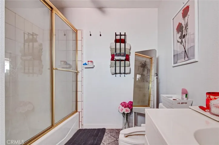 16410 Wintun, Apple Valley, California 92307
