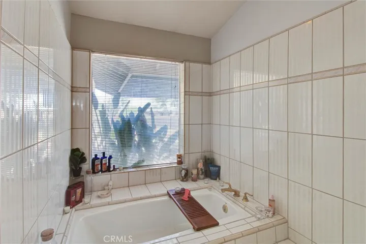 16410 Wintun, Apple Valley, California 92307